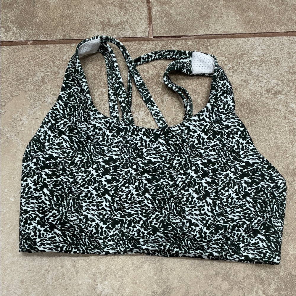 Senita Athletics Black and White Printed Strappy Sports Bra